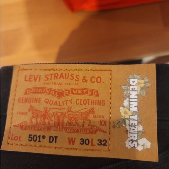 Levi Jeans - Picture 2 of 3